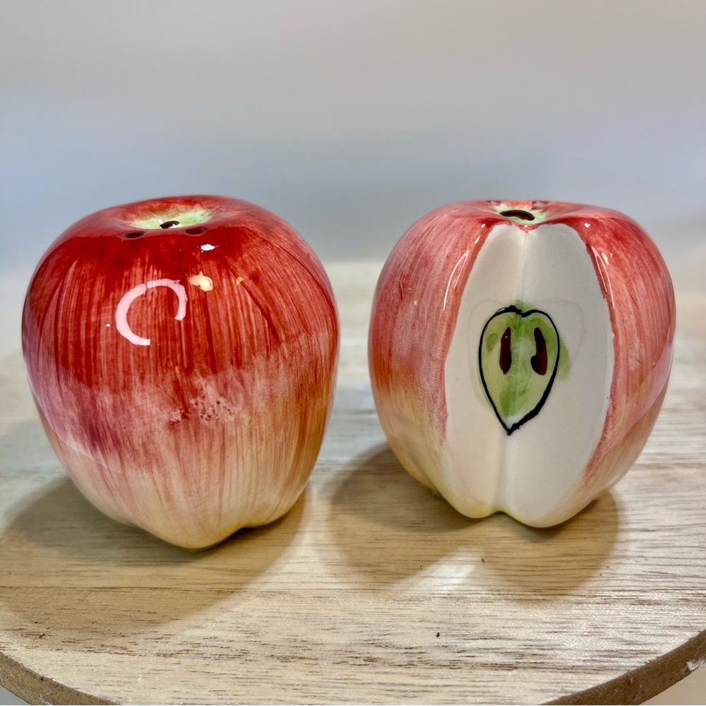 Vintage Apple Fruit Salt and Pepper Shaker Set 2.25" Tall